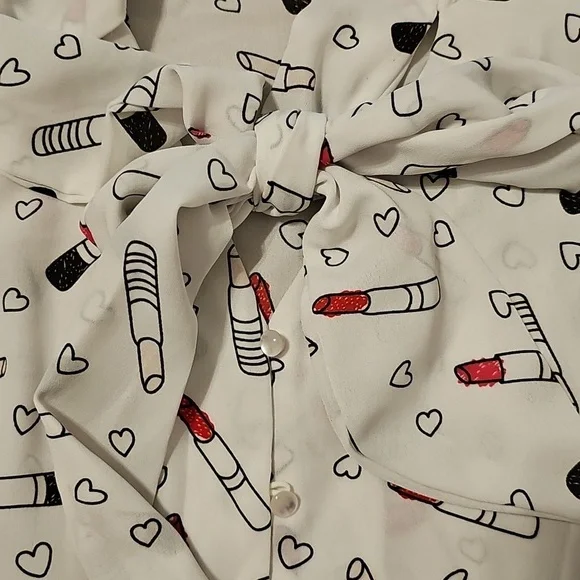 New York & Company White Lipstick Print Blouse - Picture 2 of 5